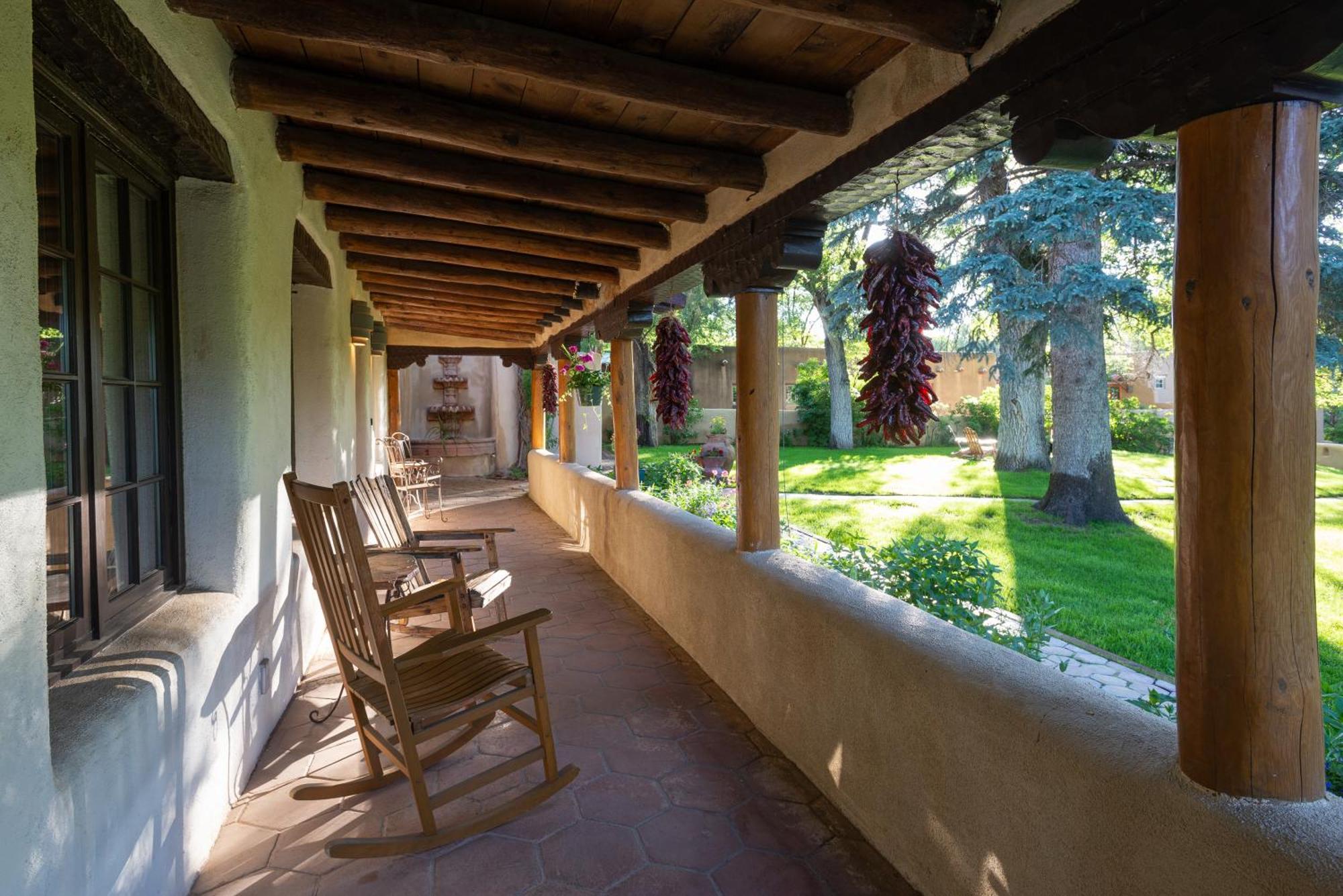 Inn On La Loma Plaza 4*