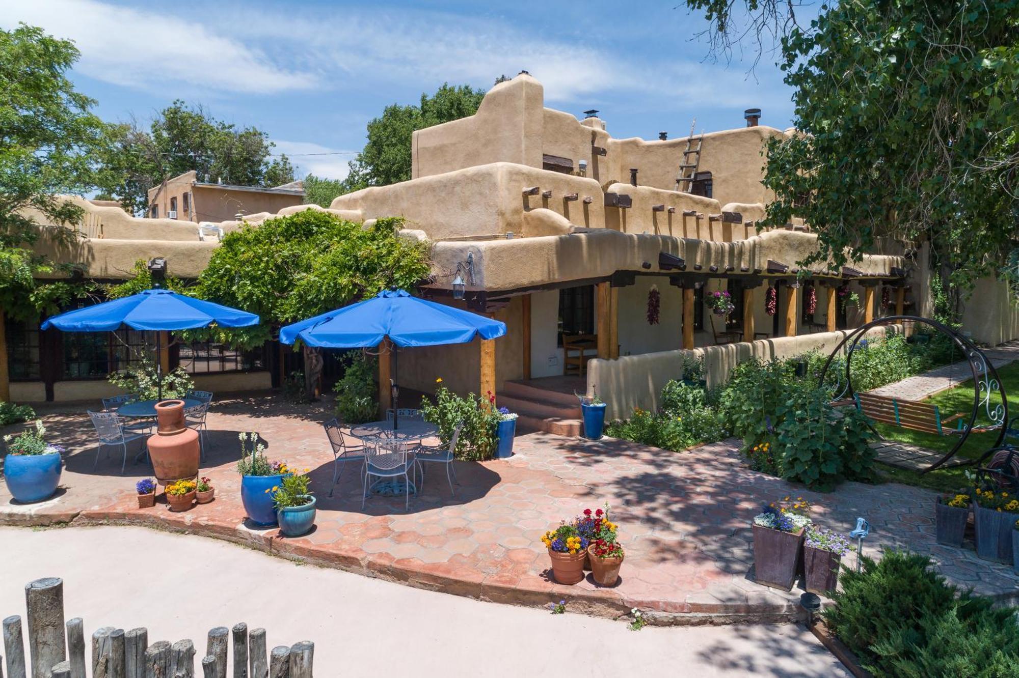 On La Loma Plaza Inn 4*